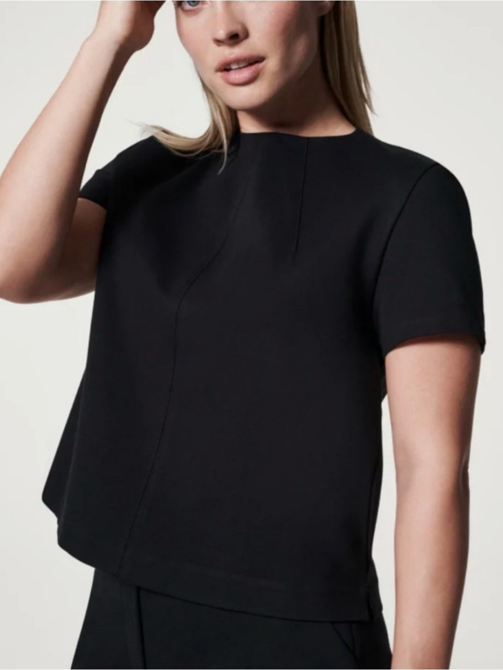 SPANX Classic Black The Perfect Funnel Top, Medium